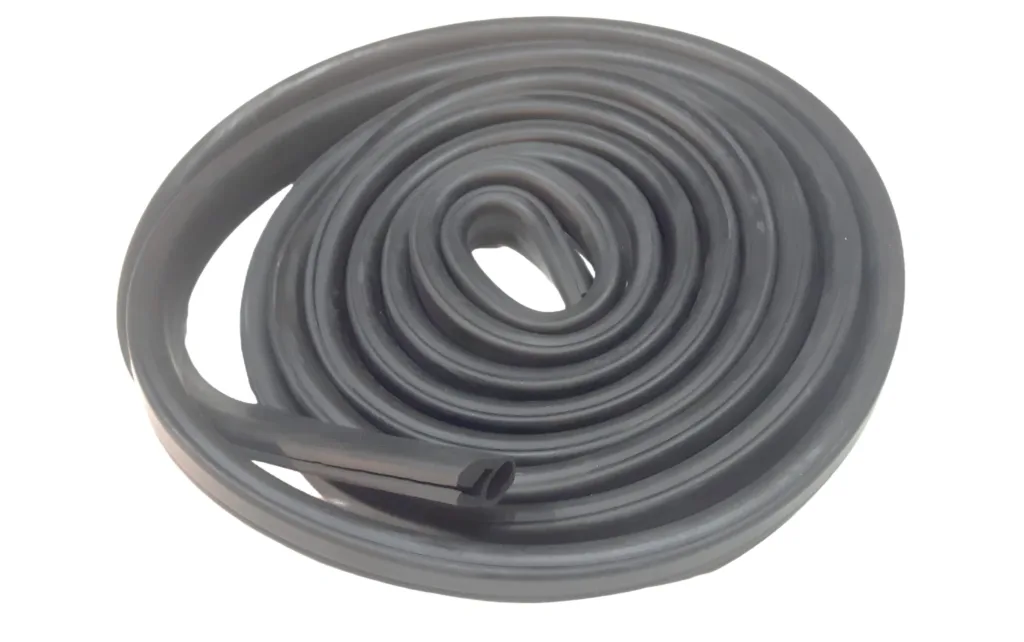 USZCZELKA POKRYWY BAGAŻNIKA SYRENA